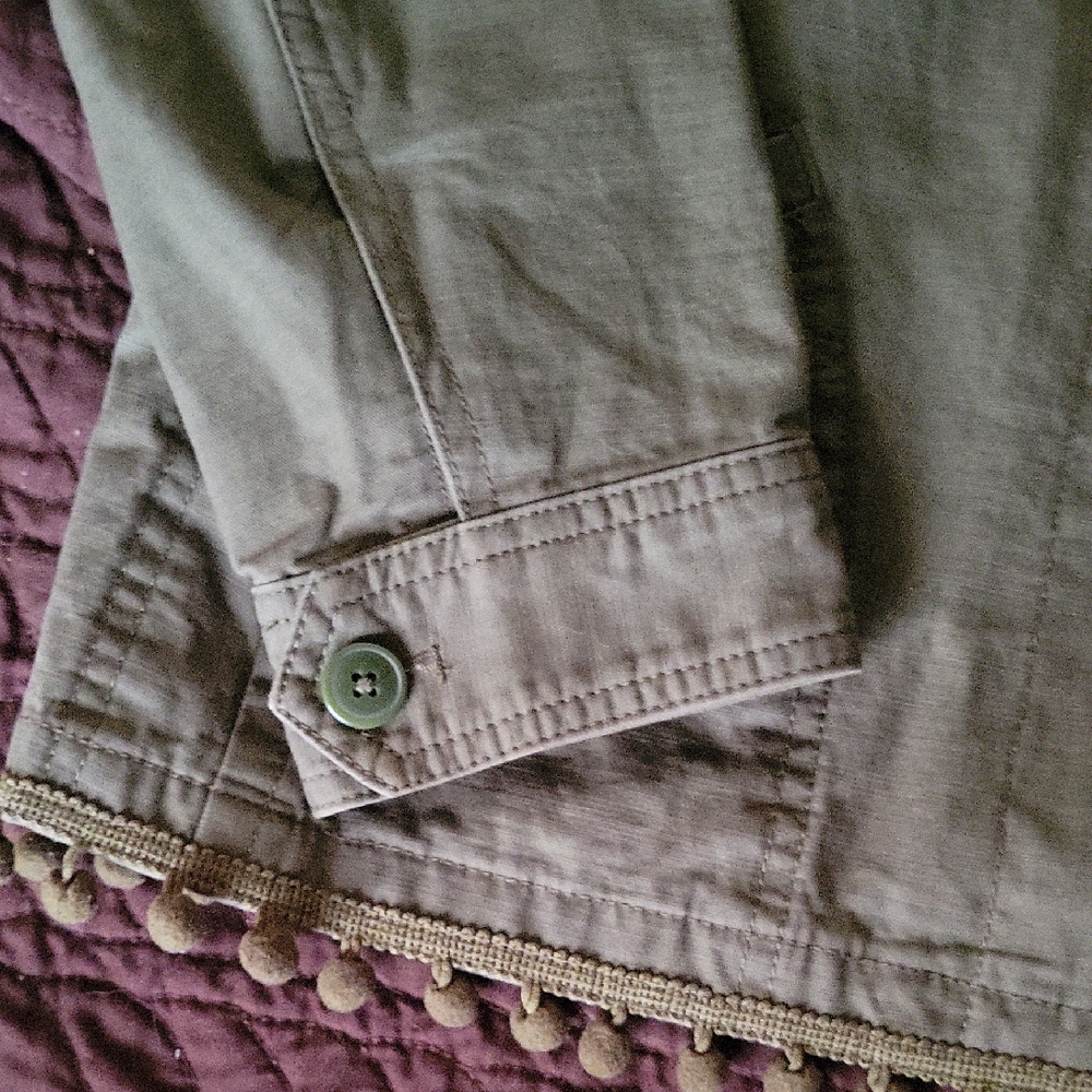 Olive Green Button-Up Jacket - Picture 4 of 9